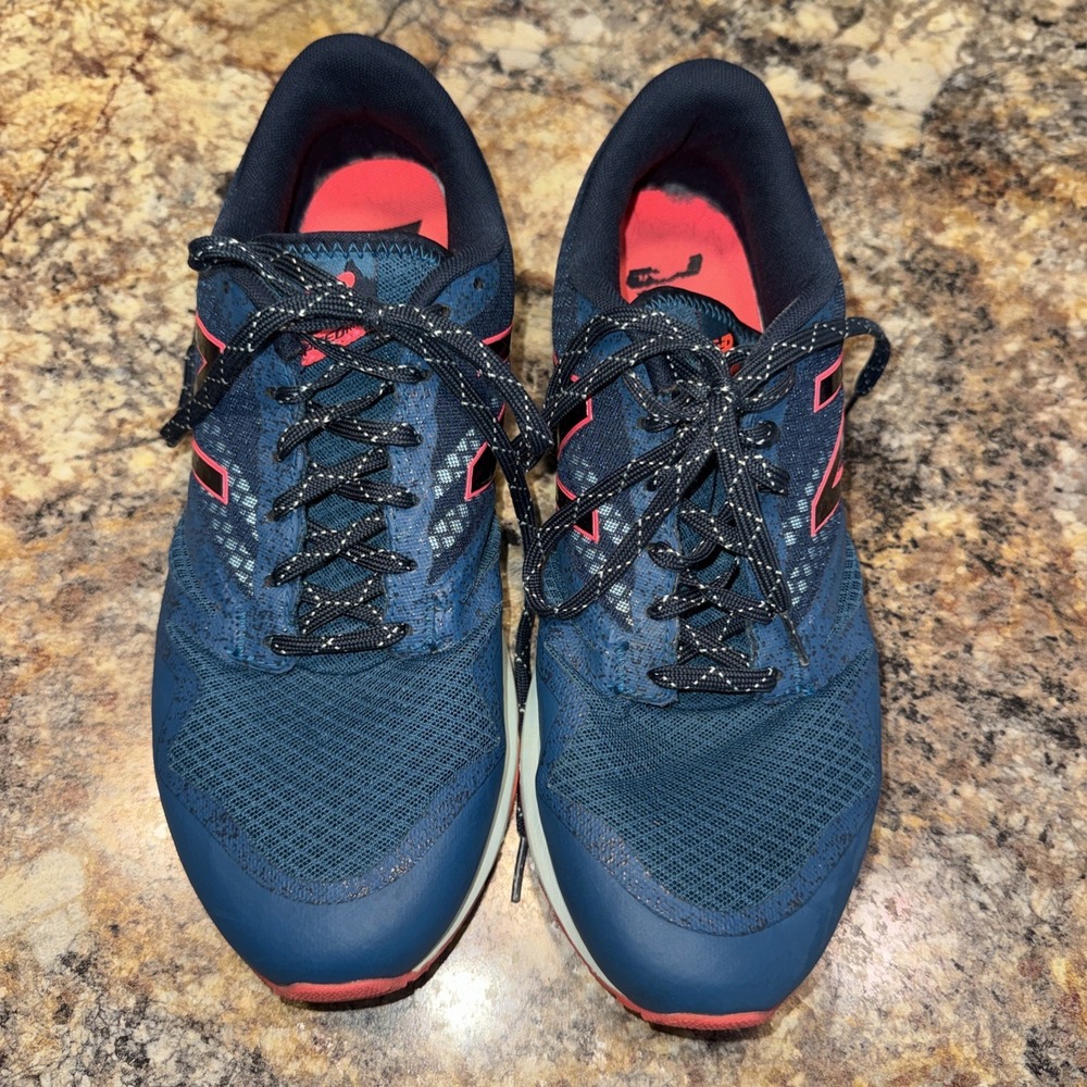 New Balance 690 AT Speed Ride WT690CC1 Lace Up Blue Trail Shoes Women's Sz 11